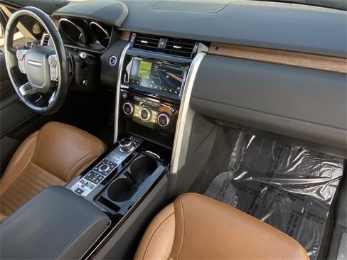 Used 2017 Land Rover Discovery HSE image 20