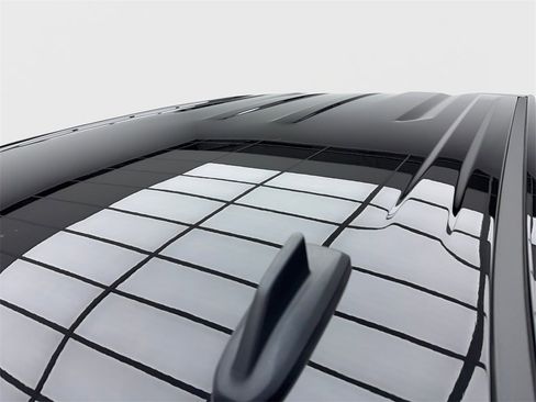 Used 2025 Chevrolet Silverado 1500 Custom image 13