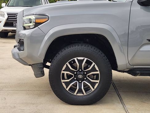 Used 2021 Toyota Tacoma TRD Sport w/ Technology Package RWD image 9
