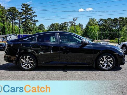 Used 2018 Honda Civic EX image 9