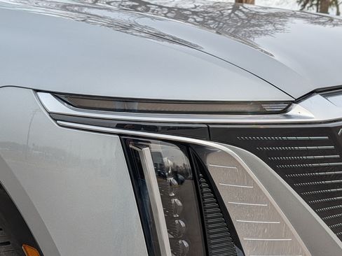Used 2026 Cadillac Lyriq Luxury w/ LPO, Floor Liner Package AWD/4WD image 14