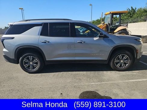 Used 2024 Chevrolet Traverse LT AWD/4WD image 5