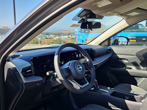 Used 2026 Nissan Kicks SV w/ Charging Package FWD image 10