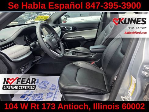 Used 2025 Jeep Compass Limited AWD/4WD image 26