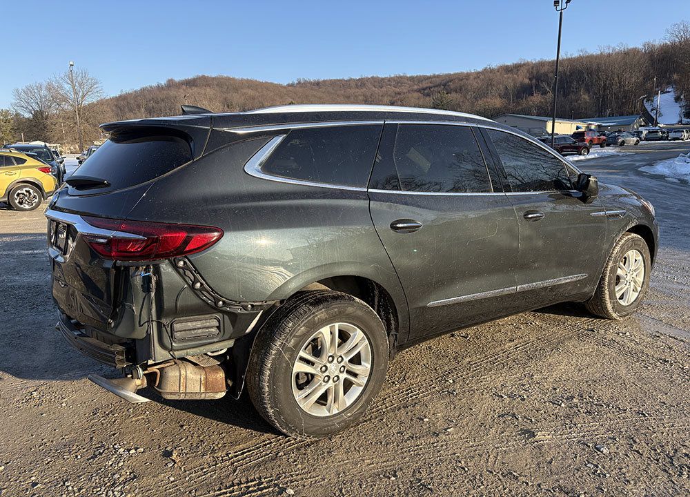 Used 2021 Buick Enclave Essence w/ Sound and Sites Package AWD/4WD image 2