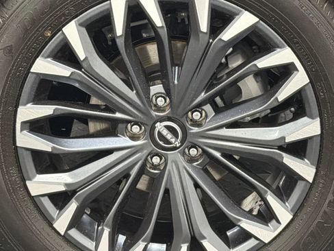 Used 2026 Nissan Rogue Platinum w/ Platinum Premium Package image 5