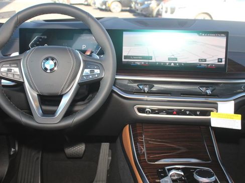 New 2026 BMW X5 xDrive40i w/ Climate Comfort Package image 18