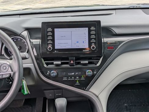 Used 2024 Toyota Camry LE FWD image 17