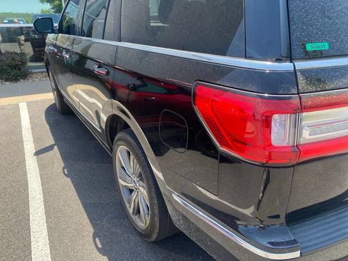 Used 2018 Lincoln Navigator Reserve w/ Technology Package AWD/4WD image 8
