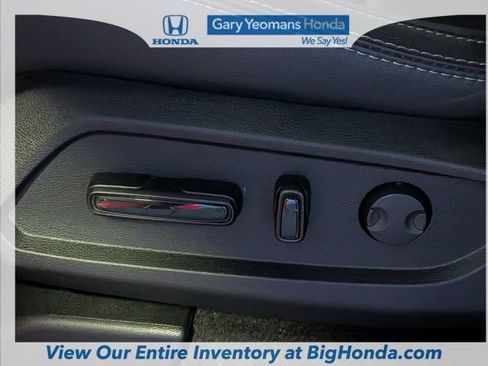 Used 2025 Honda Pilot Touring image 24