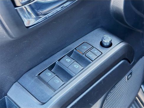 Used 2018 Toyota Tacoma TRD Sport image 21