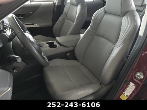 Used 2024 Toyota Venza Limited AWD/4WD image 10