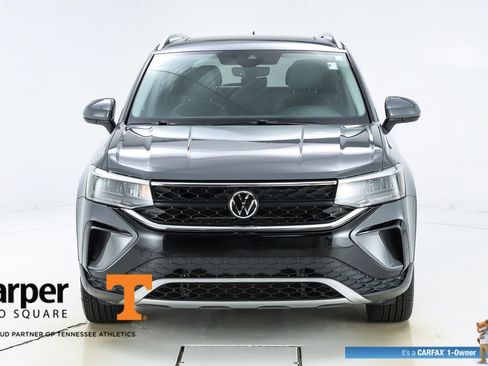 Used 2023 Volkswagen Taos SE w/ Panoramic Sunroof Package FWD image 54