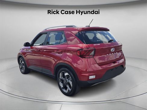 Certified 2023 Hyundai Venue Limited w/ Cargo Package image 7