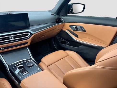 Used 2023 BMW 330e 330e w/ M Sport Package image 26