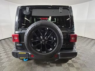 Used 2024 Jeep Wrangler Unlimited Sahara AWD/4WD video 3
