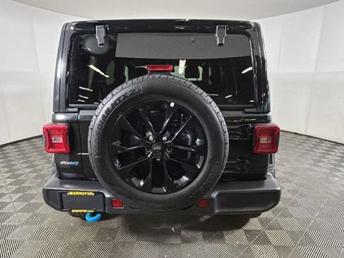Used 2024 Jeep Wrangler Unlimited Sahara AWD/4WD image 3