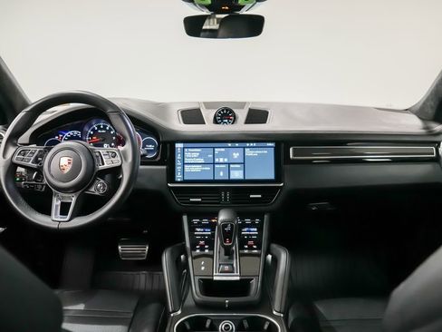 Used 2020 Porsche Cayenne Turbo AWD/4WD image 21
