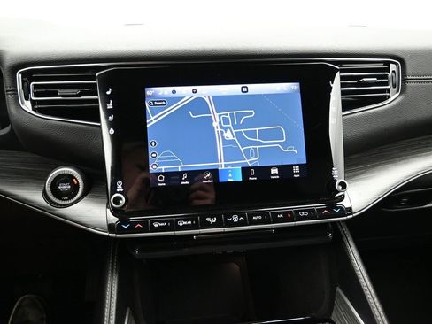 Used 2024 Jeep Wagoneer Series II w/ Flexible Seating Group image 17