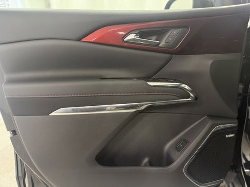 Used 2025 Chevrolet Traverse Z71 w/ Enhanced Driving Package image 11