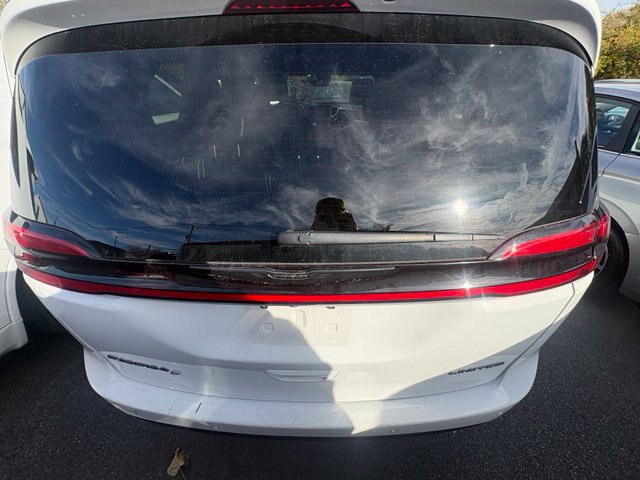 Used 2025 Chrysler Pacifica Limited FWD image 1