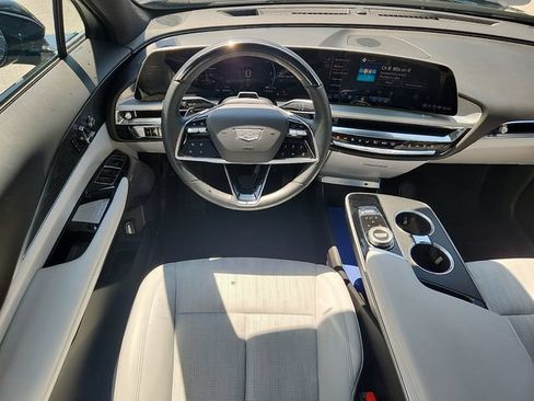 Used 2024 Cadillac Lyriq Luxury AWD/4WD image 11