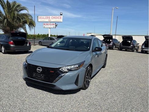 Used 2025 Nissan Sentra SR FWD image 1