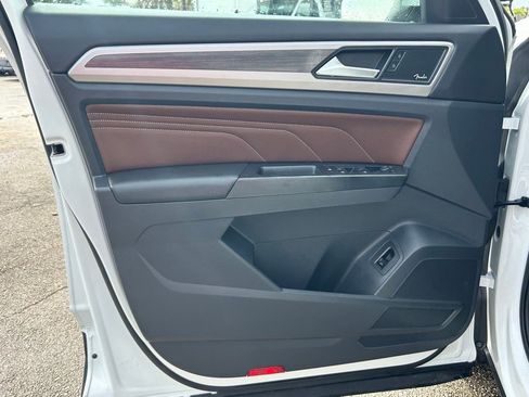Used 2021 Volkswagen Atlas SEL Premium AWD/4WD image 32