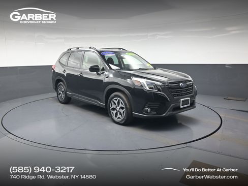 Used 2023 Subaru Forester Premium AWD/4WD image 1