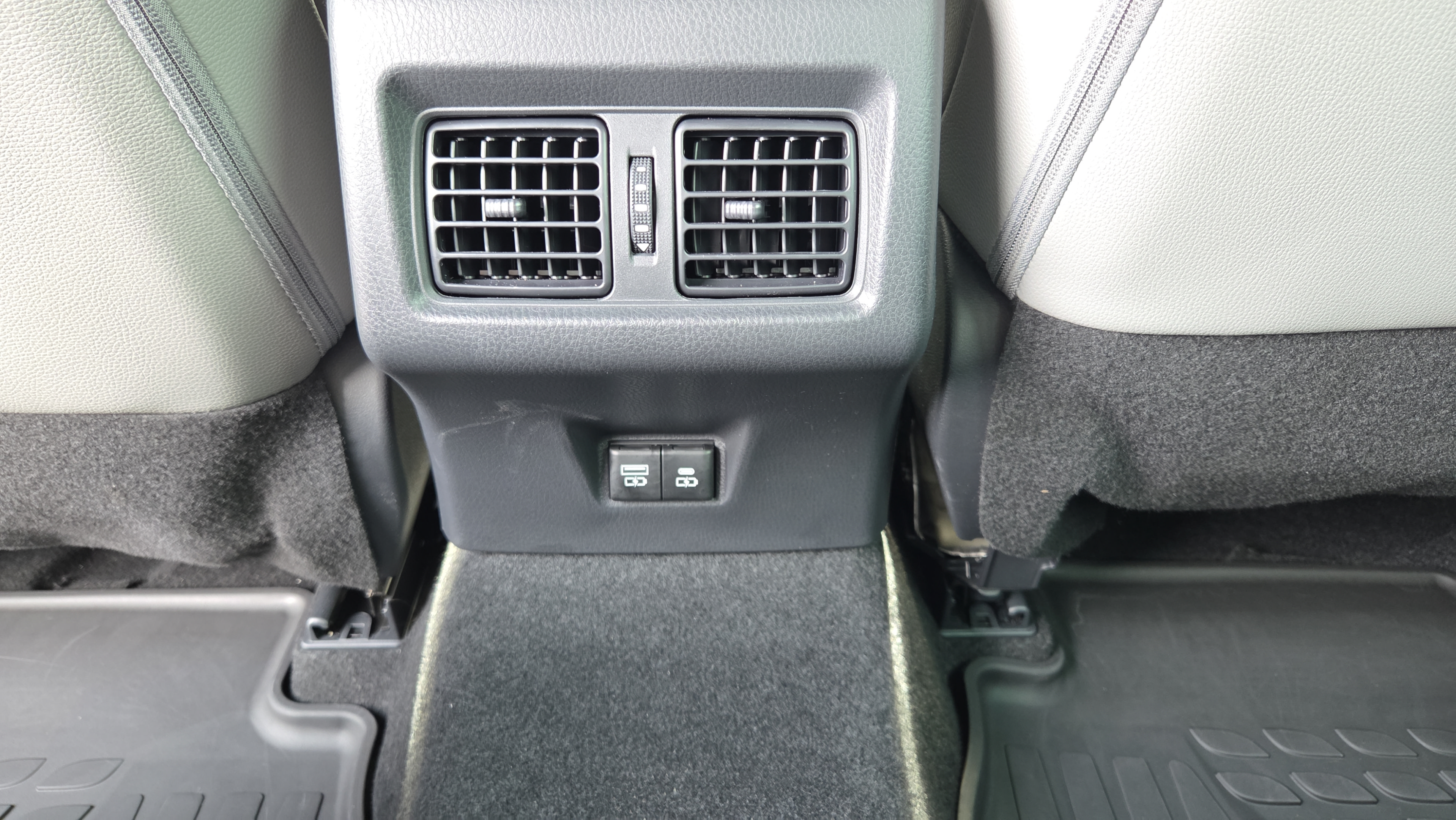 Certified 2026 Toyota Camry SE FWD image 11