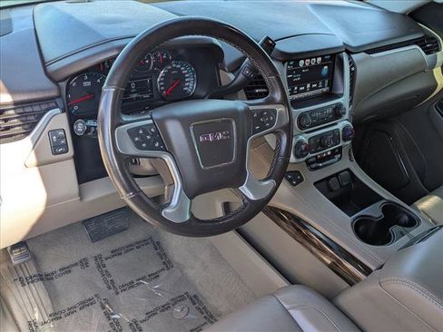 Used 2019 GMC Yukon SLT w/ Premium Edition image 10