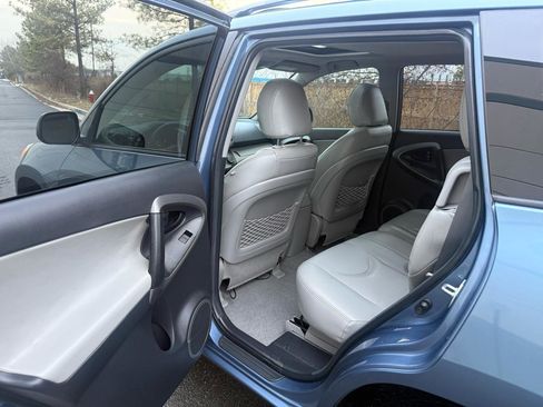 Used 2012 Toyota RAV4 FWD w/ Upgrade Value Pkg image 16