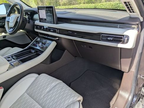Used 2023 Lincoln Aviator Black Label w/ Jet Package image 28