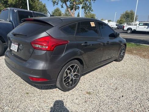 Used 2018 Ford Focus SEL FWD image 3