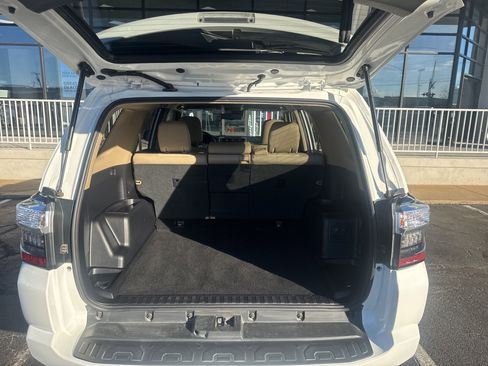 Used 2020 Toyota 4Runner SR5 Premium image 20