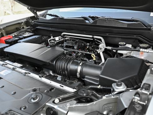 Used 2026 GMC Canyon Elevation image 16