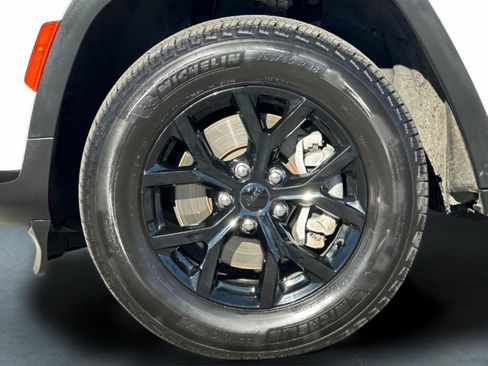 Certified 2024 Jeep Grand Cherokee L Altitude image 26