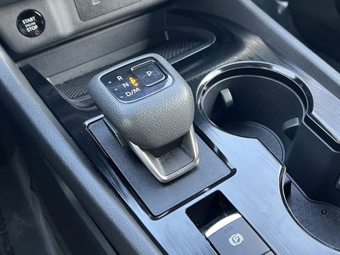 Used 2024 Nissan Rogue SV image 30