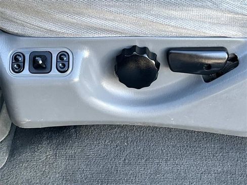 Used 2004 Ford F350 XLT image 24