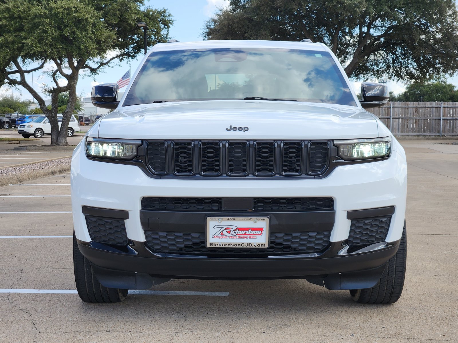Used 2024 Jeep Grand Cherokee L Altitude AWD/4WD image 7