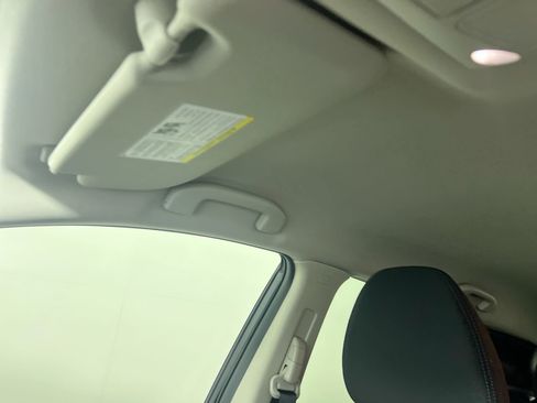 Used 2021 Nissan Rogue Sport SV image 19