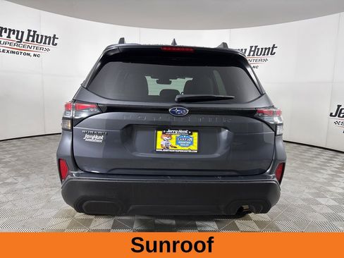 Used 2025 Subaru Forester Premium w/ Convenience Package #2 image 6