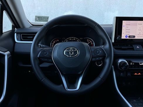 Used 2025 Toyota RAV4 XLE image 33