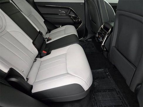 New 2026 Land Rover Range Rover Sport Dynamic SE image 17
