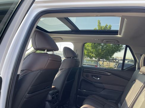 Used 2025 Honda Pilot Elite image 16