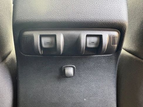 Used 2017 Jeep Wrangler Unlimited Sahara AWD/4WD image 37