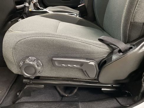 Used 2024 Jeep Wrangler Sahara image 14