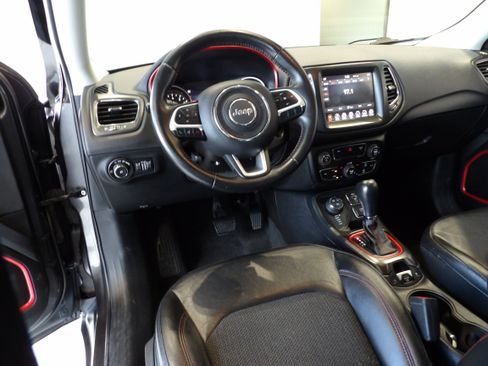 Used 2019 Jeep Compass Trailhawk AWD/4WD image 13