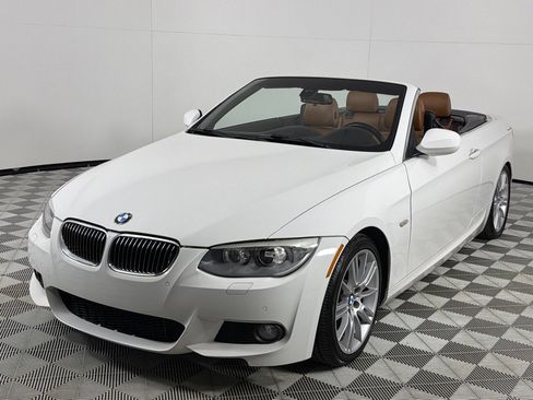 Used 2012 BMW 335i Convertible w/ M Sport Pkg image 10