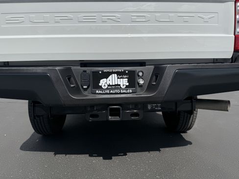 Used 2022 Ford F250 XL w/ Power Equipment Group AWD/4WD image 7